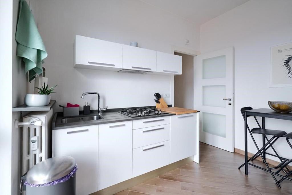 Lux 180Sqm Flat - Entire Last Floor Милан Экстерьер фото